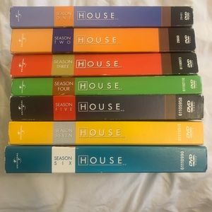 House Boxset Seasons 1-7 SEE NOTE - Disc 2 of Season 5 is Missing, sorry ):